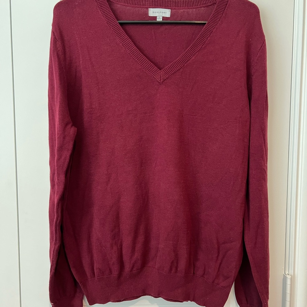 Qualfort Burgundy V-Neck Sweater